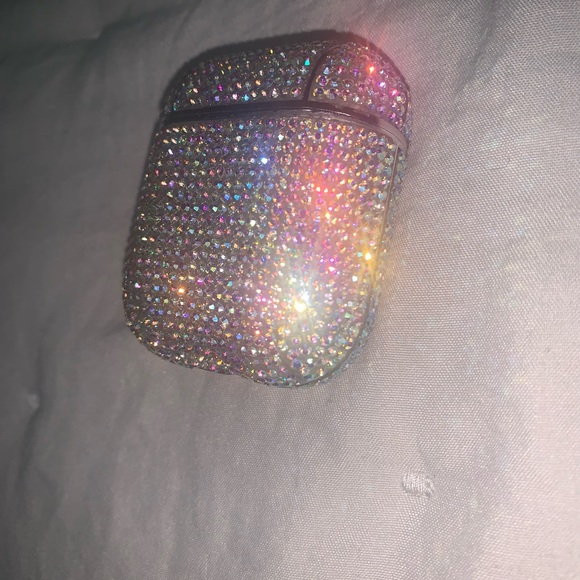 Used Airpods Charger Case With Cover Case - Picture 3 of 7